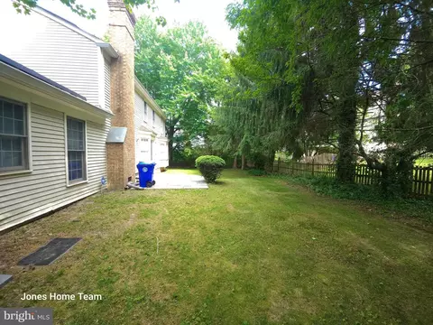 Exterior - 2124 Cherry Leaf Ln, Silver Spring, MD 20906 photo 2 of 4