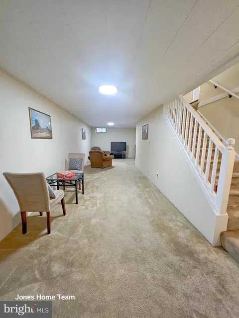 Entry Way - 2124 Cherry Leaf Ln, Silver Spring, MD 20906 photo 5 of 7
