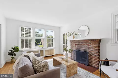Living - 710 Wayne Ave, Silver Spring, MD 20910 photo 1 of 3