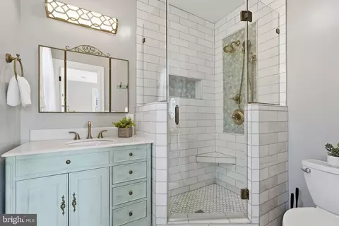 Bath - 710 Wayne Ave, Silver Spring, MD 20910 photo 1 of 3