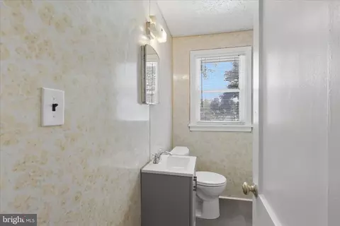 Entry Way - 2806 Urbana Dr, Silver Spring, MD 20906 photo 3 of 6