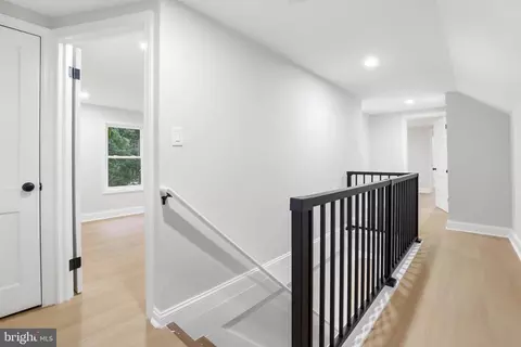 Entry Way - 805 Langley Dr, Silver Spring, MD 20901 photo 2 of 4