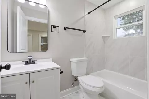 Bath - 805 Langley Dr, Silver Spring, MD 20901 photo 1 of 5