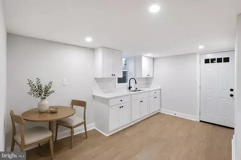 Entry Way - 805 Langley Dr, Silver Spring, MD 20901 photo 3 of 4