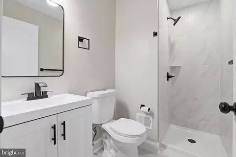 Bath - 805 Langley Dr, Silver Spring, MD 20901 photo 2 of 5