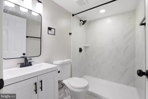 Bath - 805 Langley Dr, Silver Spring, MD 20901 photo 5 of 5