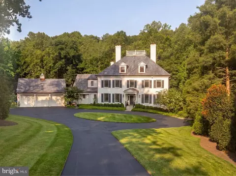 8611 Country Club Dr, Bethesda, MD 20817
