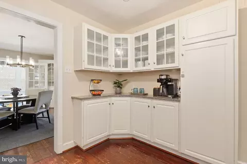 Entry Way - 2504 Seminary Rd, Silver Spring, MD 20910 photo 2 of 3