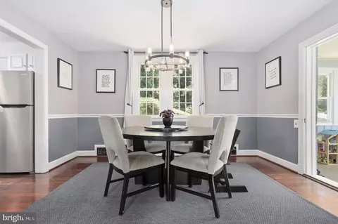 Dining - 2504 Seminary Rd, Silver Spring, MD 20910 photo 2 of 5