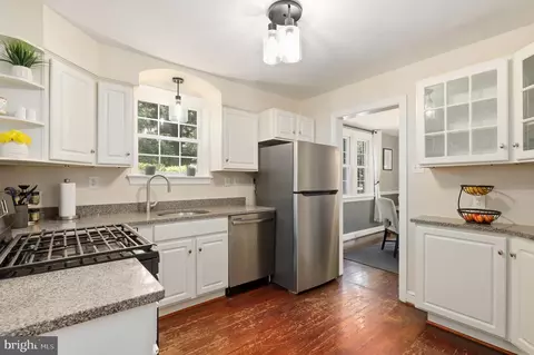 Kitchen - 2504 Seminary Rd, Silver Spring, MD 20910 photo 2 of 2