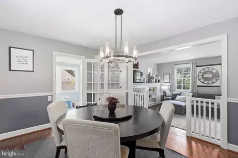 Dining - 2504 Seminary Rd, Silver Spring, MD 20910 photo 3 of 5