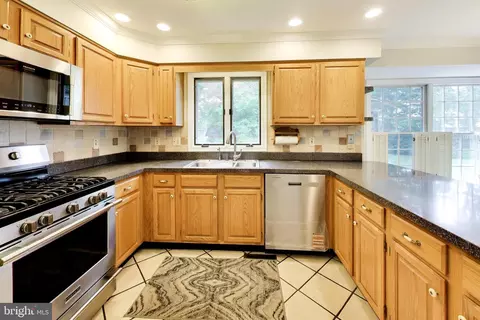 Kitchen - 17105 Macduff Ave, Olney, MD 20832 photo 2 of 5