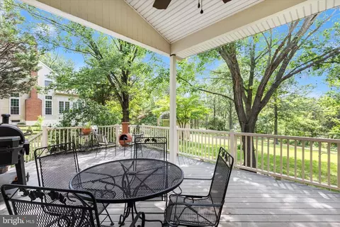 Exterior - 6 Tom Fox Ct, Poolesville, MD 20837 photo 12 of 20
