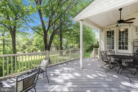 Exterior - 6 Tom Fox Ct, Poolesville, MD 20837 photo 9 of 20