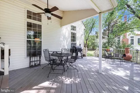 Exterior - 6 Tom Fox Ct, Poolesville, MD 20837 photo 6 of 20