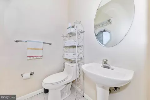 Bath - 6 Tom Fox Ct, Poolesville, MD 20837 photo 1 of 4