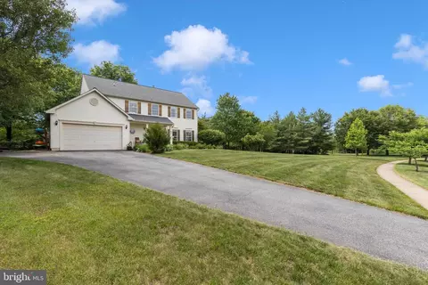 Exterior - 6 Tom Fox Ct, Poolesville, MD 20837 photo 5 of 20