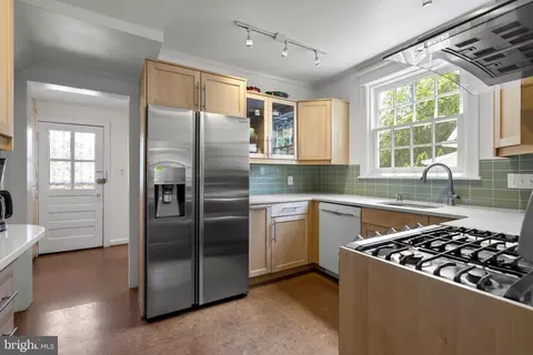 Kitchen - 2006 Glen Ross Rd, Silver Spring, MD 20910 photo 1 of 4