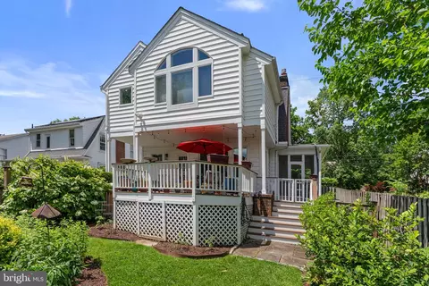 Exterior - 2006 Glen Ross Rd, Silver Spring, MD 20910 photo 6 of 10