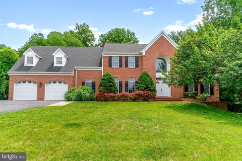 18117 Hayloft Dr, Derwood, MD 20855