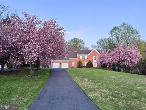 18117 Hayloft Dr, Derwood, MD 20855