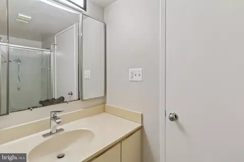 Bath - 15107 Interlachen Dr #2-620, Silver Spring, MD 20906 photo 3 of 3
