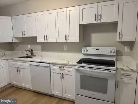 15107 Interlachen Dr #2-620, Silver Spring, MD 20906