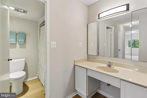 Bath - 15107 Interlachen Dr #2-620, Silver Spring, MD 20906 photo 1 of 3