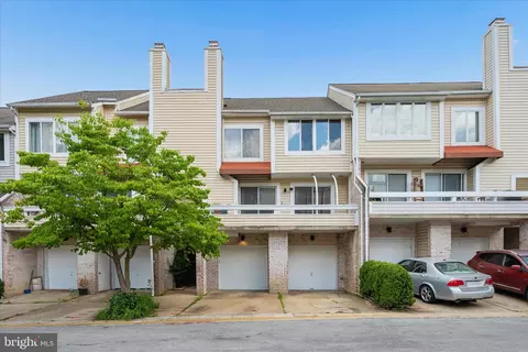 9817 Sailfish Ter, Montgomery Village, MD 20886