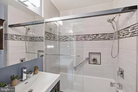 Bath - 10713 Gregory St, Silver Spring, MD 20901 photo 2 of 3
