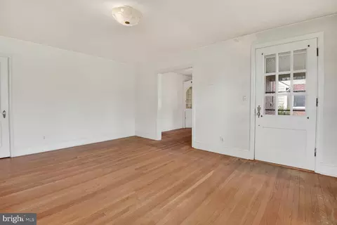 702 Mcneill Rd, Silver Spring, MD 20910 photo 5