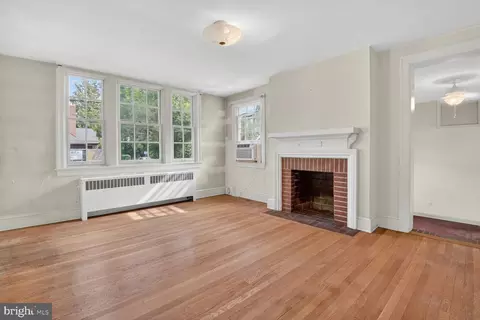 702 Mcneill Rd, Silver Spring, MD 20910 photo 4