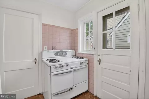 702 Mcneill Rd, Silver Spring, MD 20910 photo 7