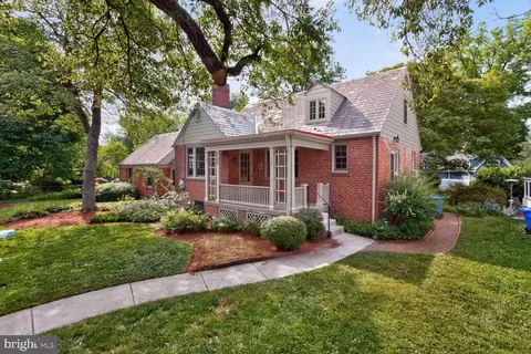 702 Mcneill Rd, Silver Spring, MD 20910