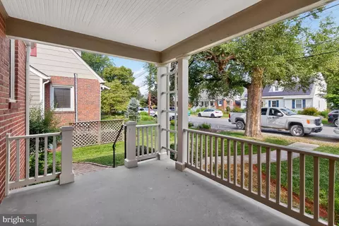 702 Mcneill Rd, Silver Spring, MD 20910 photo 3
