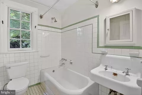 702 Mcneill Rd, Silver Spring, MD 20910 photo 13