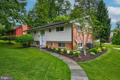 6501 Bannockburn Dr, Bethesda, MD 20817