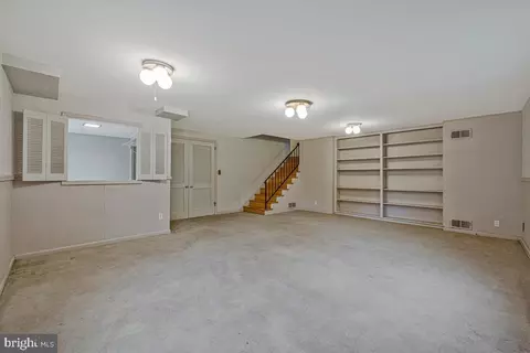 Living - 11003 Wheeler Dr, Silver Spring, MD 20901 photo 3 of 4