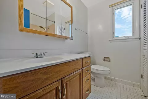 Bath - 11003 Wheeler Dr, Silver Spring, MD 20901 photo 3 of 6