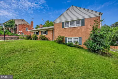 Exterior - 11003 Wheeler Dr, Silver Spring, MD 20901 photo 2 of 6