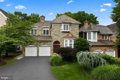 10314 Thornbush Ln, Bethesda, MD 20814