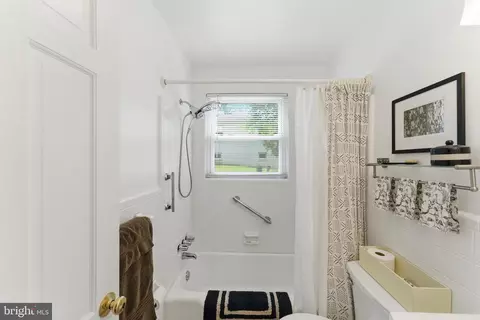 Bath - 12719 Two Farm Dr, Silver Spring, MD 20904 photo 4 of 5