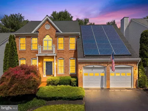 112 Canfield Hill Dr, Gaithersburg, MD 20878