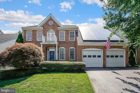 112 Canfield Hill Dr, Gaithersburg, MD 20878