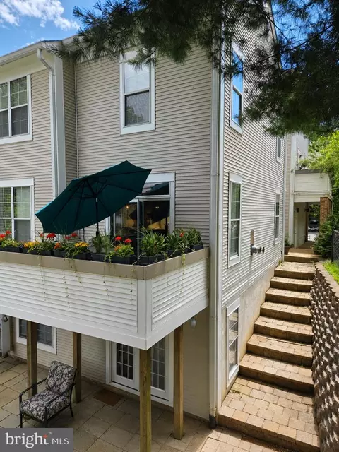 10323 Royal Woods, Montgomery Village, MD 20886