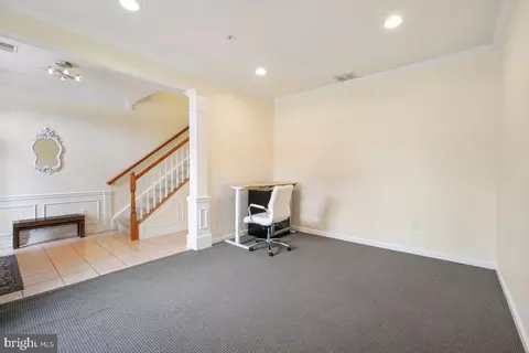 Entry Way - 11428 Grandview Ave, Wheaton, MD 20902 photo 4 of 10
