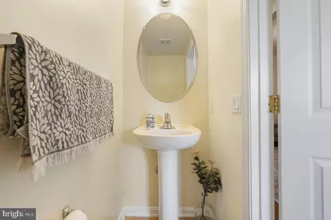 Entry Way - 11428 Grandview Ave, Wheaton, MD 20902 photo 9 of 10