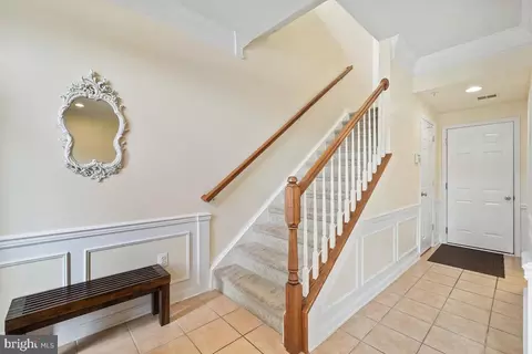 Entry Way - 11428 Grandview Ave, Wheaton, MD 20902 photo 3 of 10