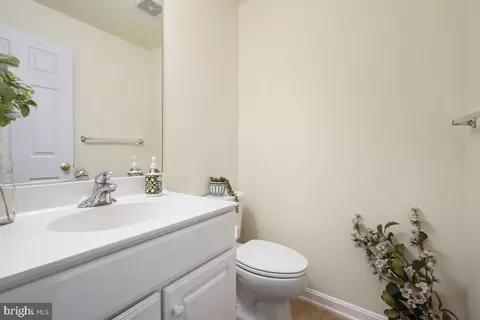 Entry Way - 11428 Grandview Ave, Wheaton, MD 20902 photo 5 of 10