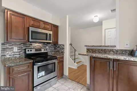 Entry Way - 1842 Bronzegate Blvd #191, Silver Spring, MD 20904 photo 2 of 4